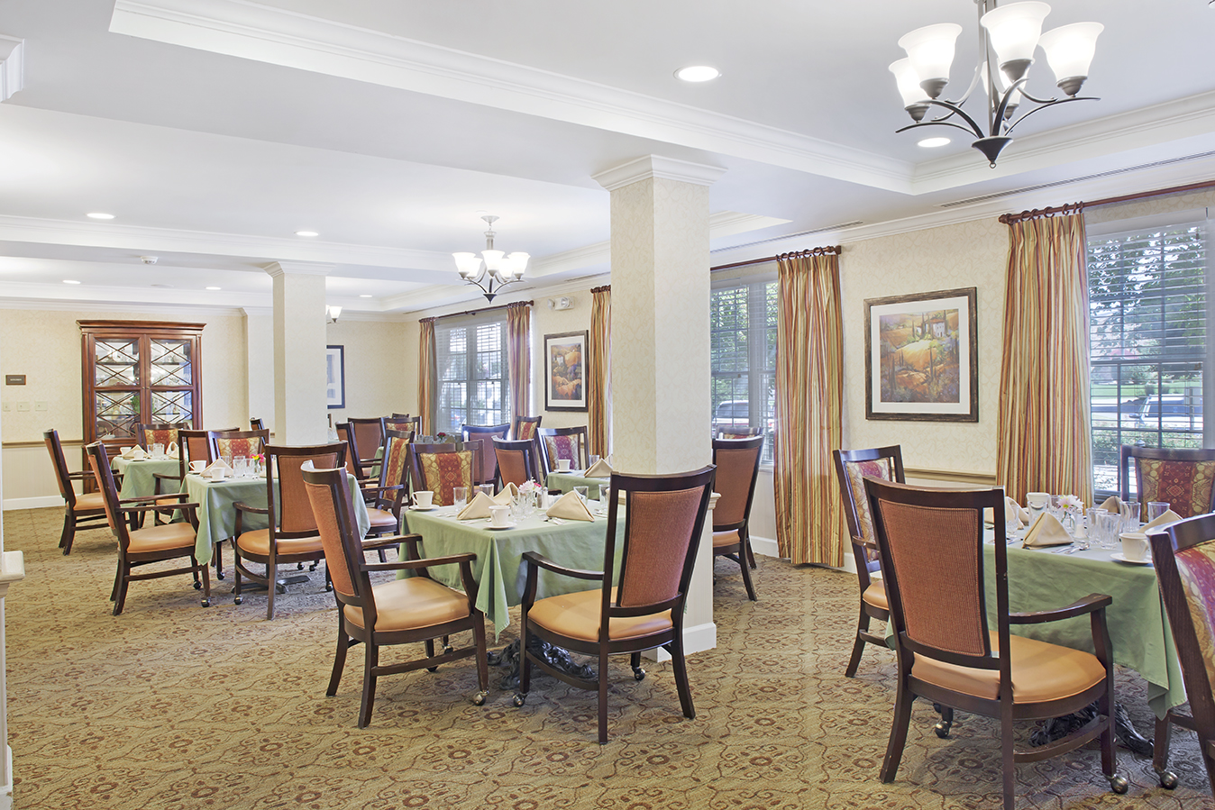 Sunrise of Barrington dining room