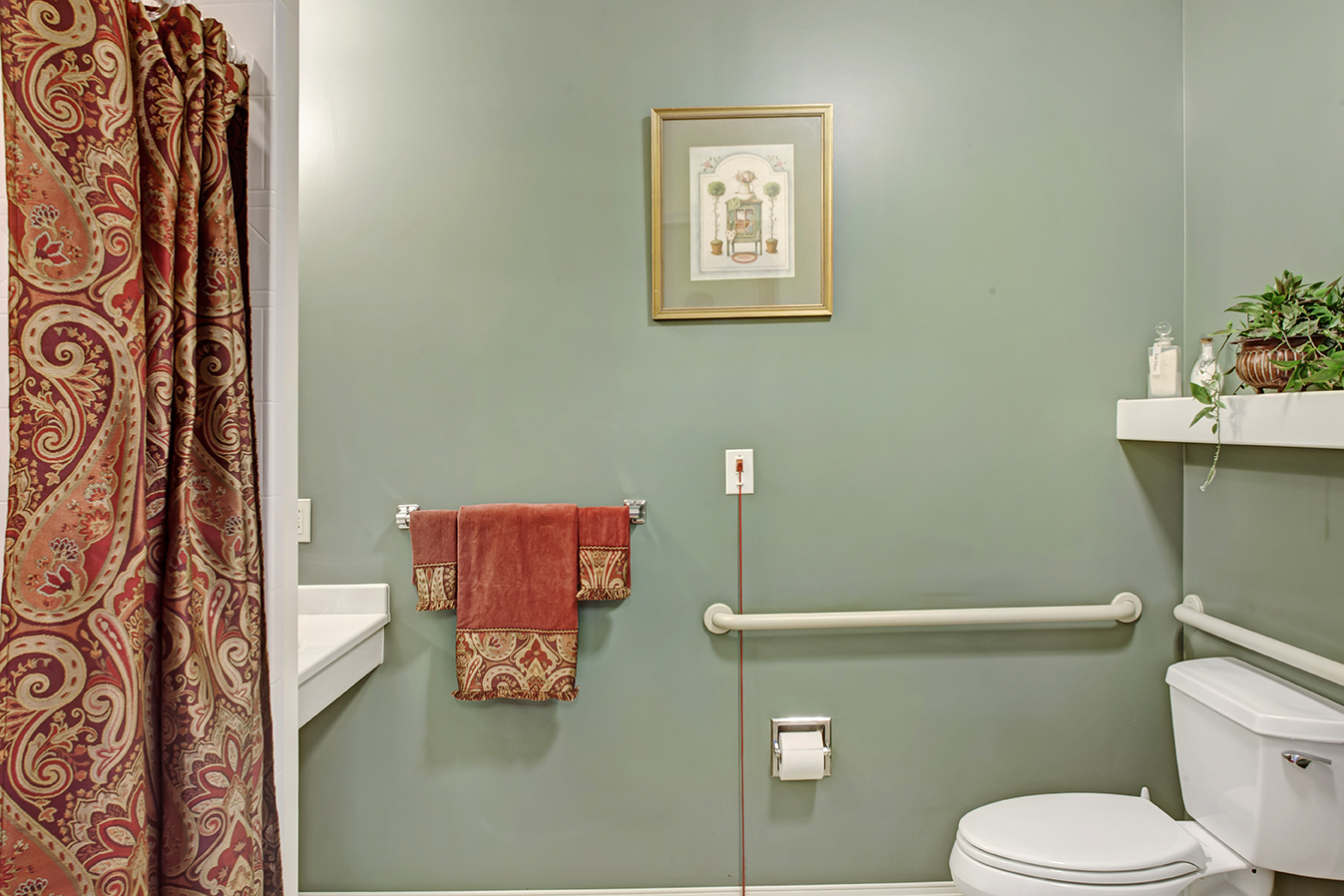 Sunrise of Barrington model bathroom